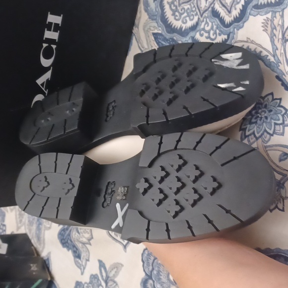 New Coach Leah Women's Cream Leather Lug Sole Loafers SZ 9.5 - Picture 16 of 16